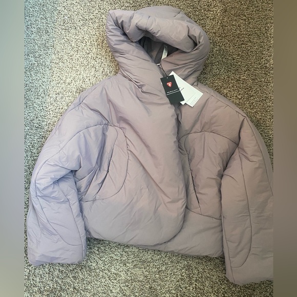 Lululemon hooded insulated wrap jacket - Picture 3 of 4